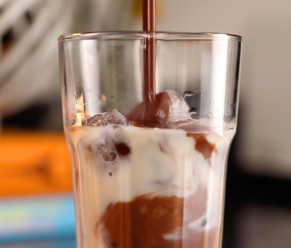 How to make iced chocolates and milkshakes at home
